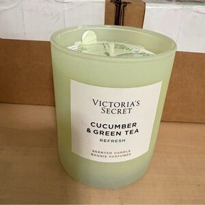 Victoria's Secret Cucumber & Green Tea Refreshing Candle